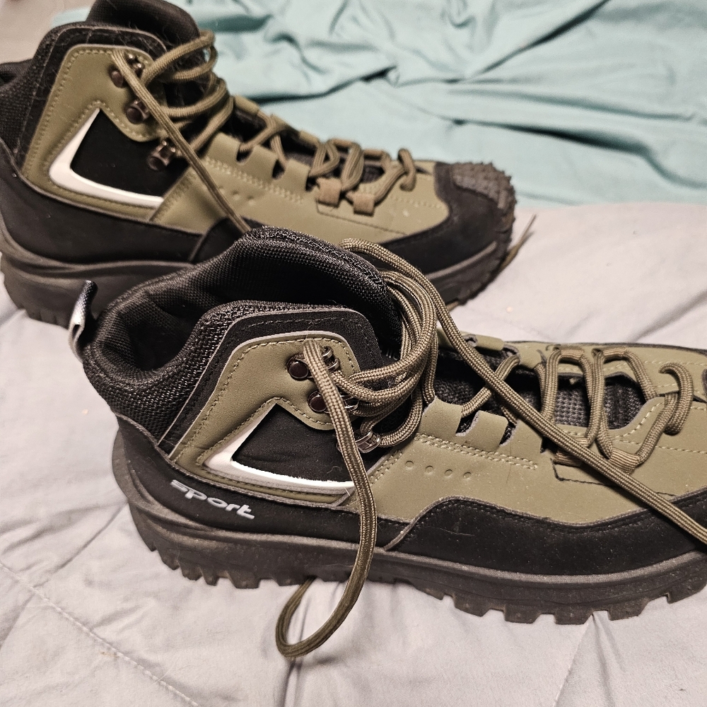 Sporto Men's Athletic Shoes - Black and Olive